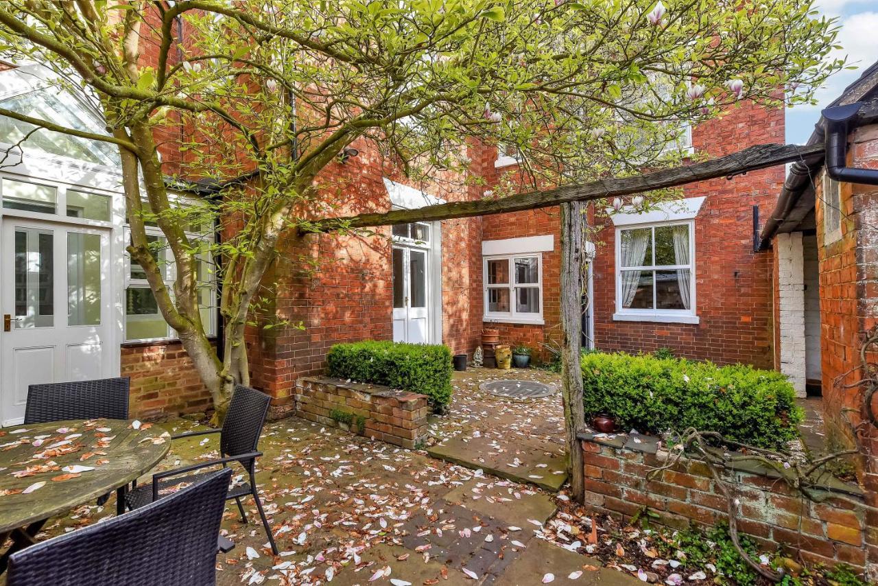 The Hollies Bed & Breakfast South Kilworth Екстериор снимка